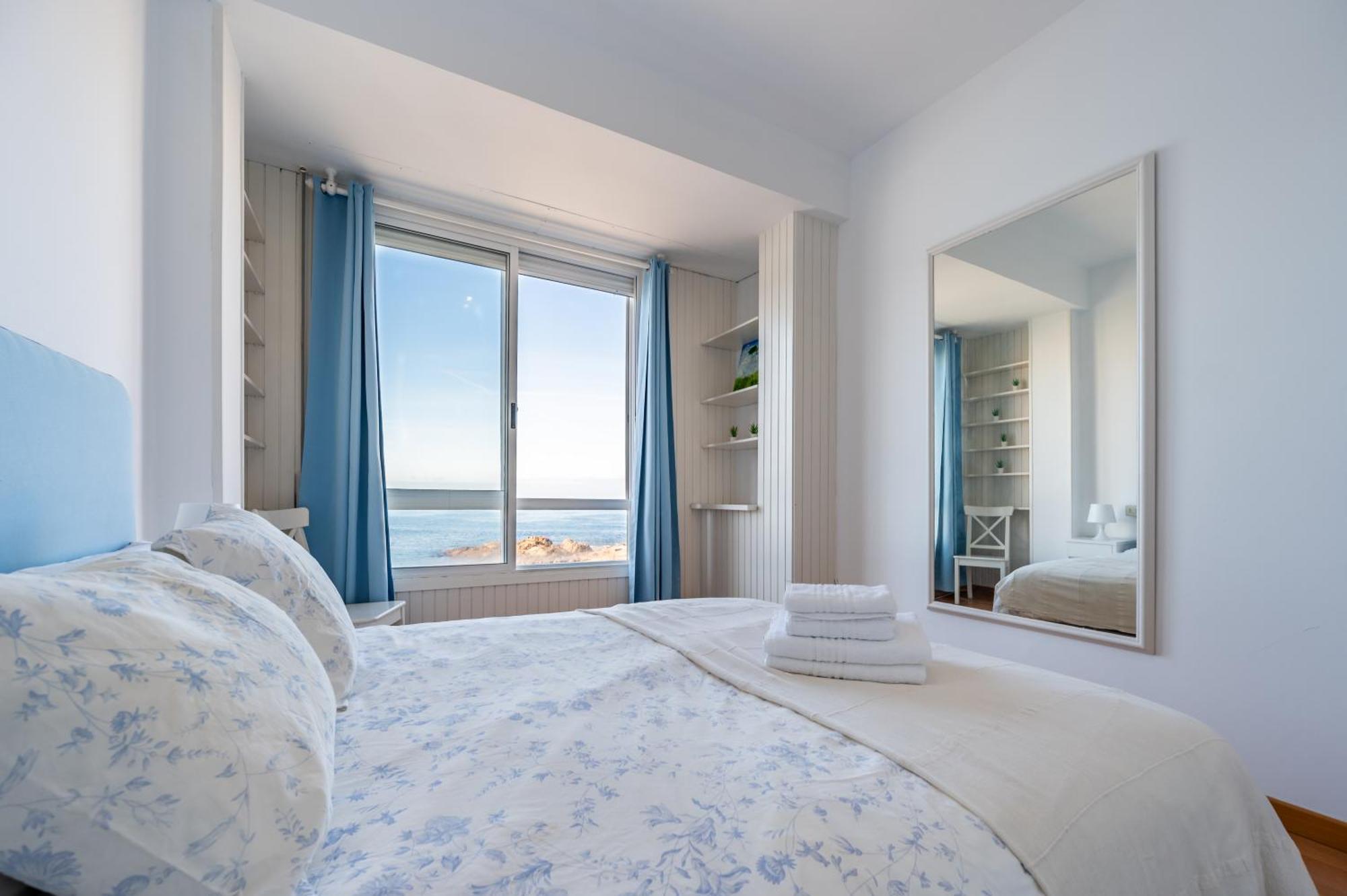 Fee4me Front Line Flat In Caion Laracha