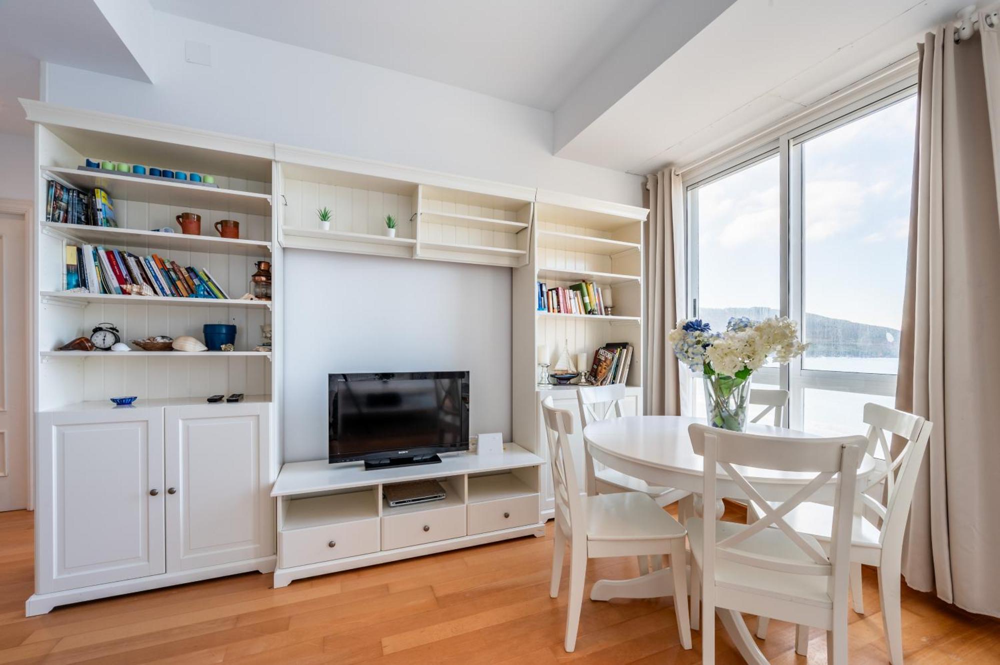 Fee4me Front Line Flat In Caion Apartment